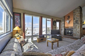 Condo with Private Hot Tub Half-Mi to Granby Ranch!
